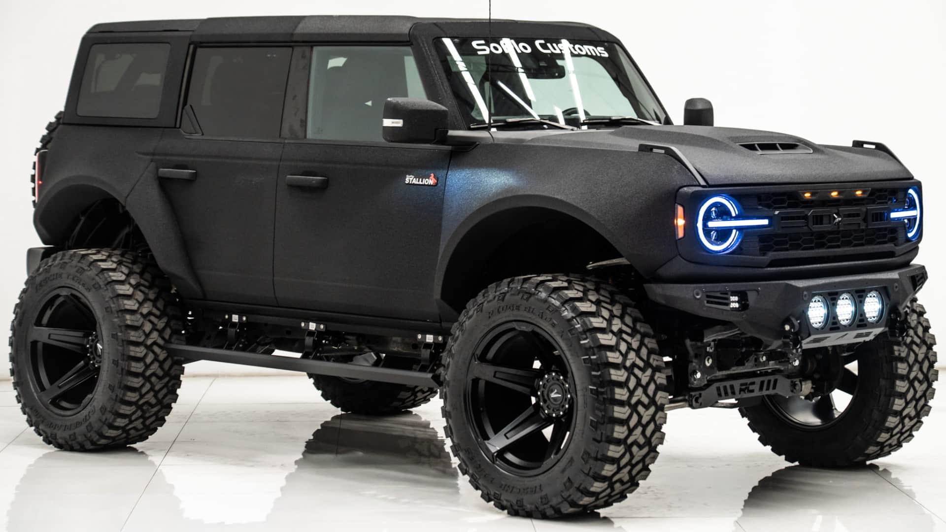 2023 FORD BRONCO
