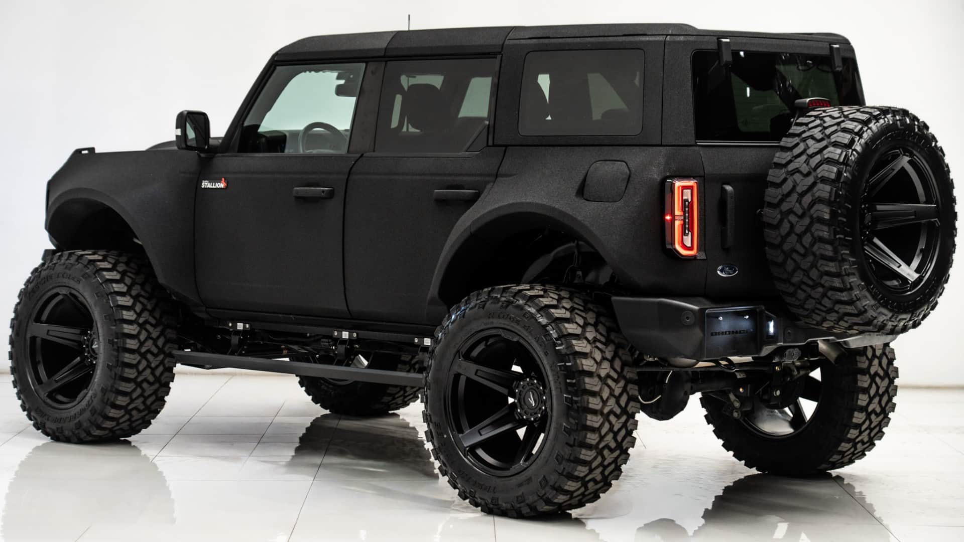 2023 FORD BRONCO